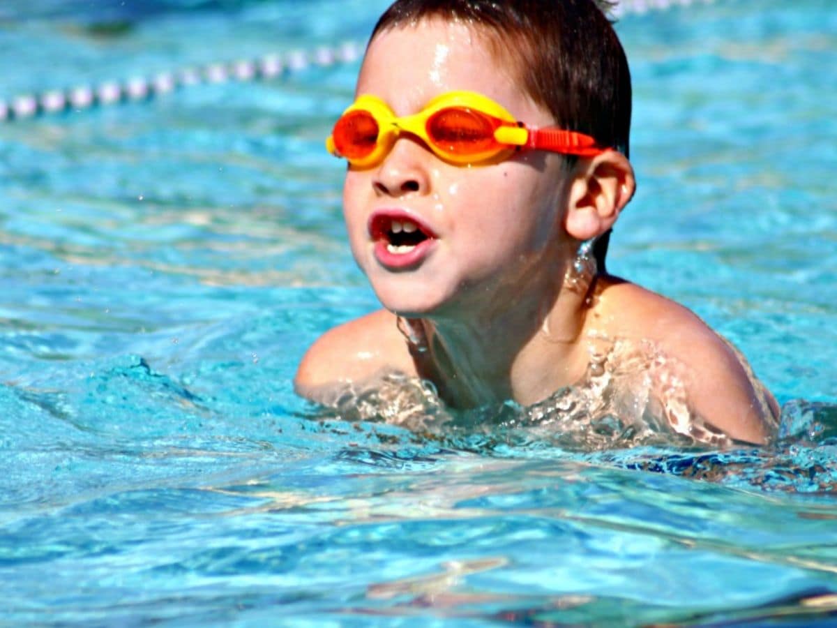 Carrera natacion para niños